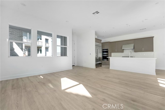 27345 Creekwood Lane, Valencia CA: https://media.crmls.org/medias/4441d65d-76c8-4960-be1e-191b7d4bb736.jpg