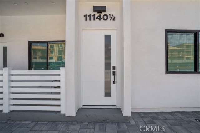 Detail Gallery Image 3 of 20 For 11140 Woodley Ave #1/2,  Granada Hills,  CA 91344 - 3 Beds | 2 Baths