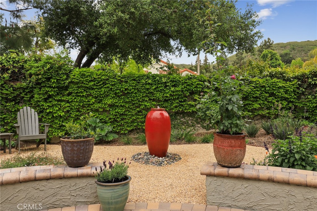 https://media.crmls.org/medias/44424b0c-1986-40b4-aa8f-287bb3482ceb.jpg?preset=X-Large