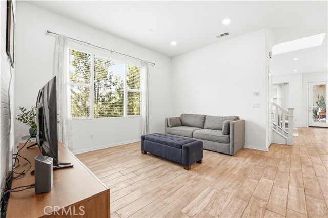 Detail Gallery Image 10 of 43 For 119 Plateau, Irvine,  CA 92618 - 3 Beds | 3 Baths