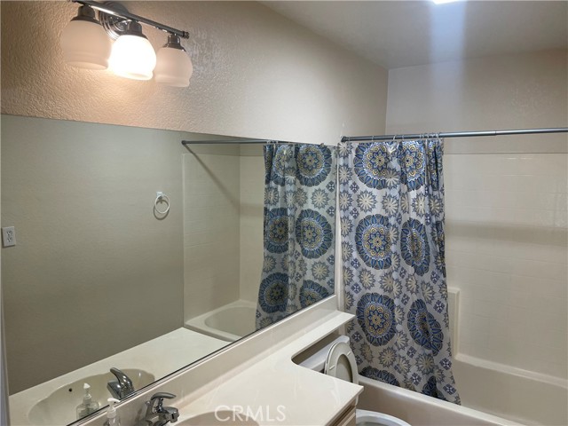 Detail Gallery Image 7 of 8 For 16491 Silica Dr, Victorville,  CA 92395 - 3 Beds | 2 Baths