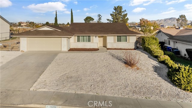 Detail Gallery Image 3 of 32 For 14208 Apple Creek, Victorville,  CA 92395 - 2 Beds | 1 Baths