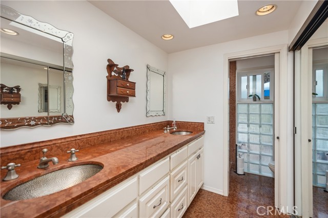 103 Yorktown, Newport Beach CA: https://media.crmls.org/medias/444449f0-3a29-464d-80de-376295903f01.jpg