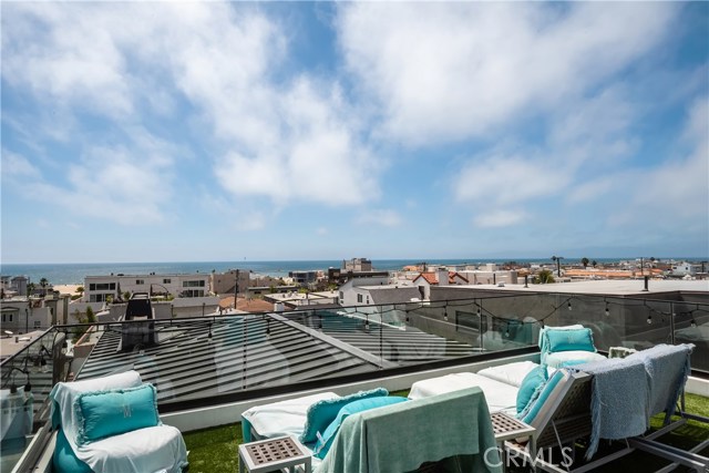 322 Manhattan Avenue, Hermosa Beach, California 90254, 4 Bedrooms Bedrooms, ,6 BathroomsBathrooms,Residential,Sold,Manhattan,SB21015658