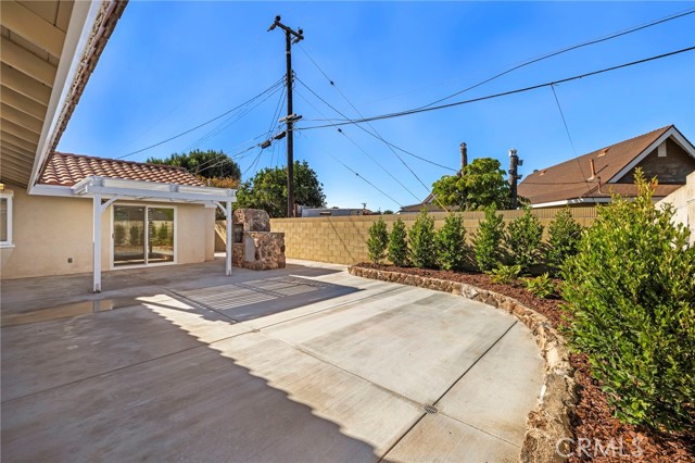 9351 Leilani Dr, Huntington Beach CA: https://media.crmls.org/medias/4445864c-cca6-48ef-9d5c-993dd8d8d551.jpg