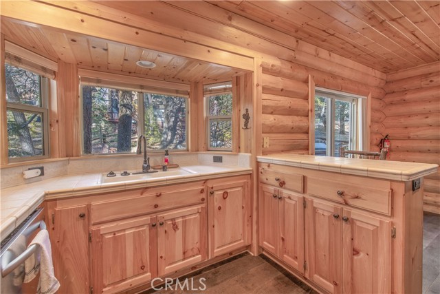 Detail Gallery Image 24 of 60 For 43442 Bow Canyon Road, Big Bear Lake,  CA 92315 - 3 Beds | 2 Baths