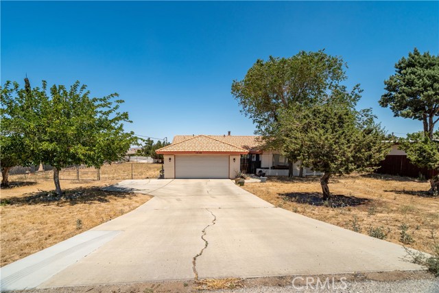 Detail Gallery Image 2 of 43 For 18146 Orange, Hesperia,  CA 92345 - 4 Beds | 3 Baths