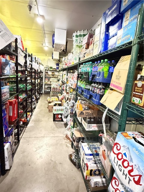 1702 Highway 46, Wasco CA: https://media.crmls.org/medias/44478279-42ae-4872-95ec-37437baffe14.jpg