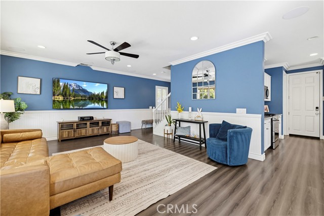 Detail Gallery Image 19 of 42 For 19890 Holly Drive, Saugus,  CA 91350 - 3 Beds | 3 Baths