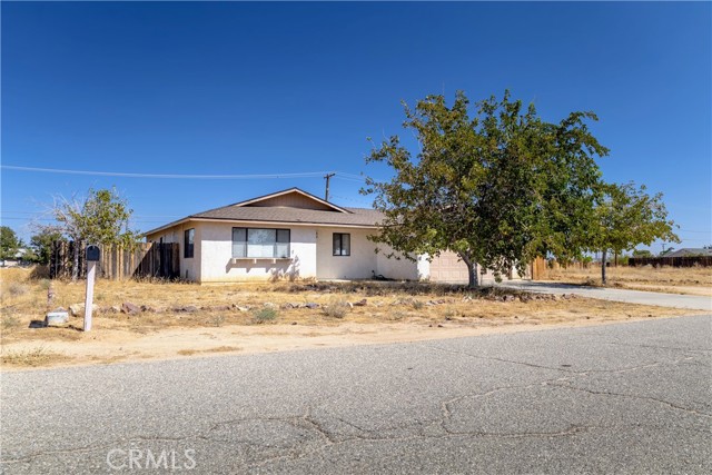 Detail Gallery Image 1 of 1 For 10409 Redwood Bld, California City,  CA 93505 - 3 Beds | 2 Baths