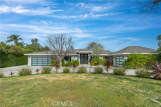 Detail Gallery Image 2 of 36 For 22637 Erwin St, Woodland Hills,  CA 91367 - 6 Beds | 5/1 Baths