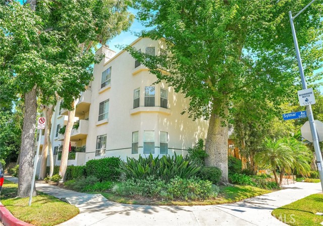 Detail Gallery Image 1 of 37 For 14347 Albers St #103,  Sherman Oaks,  CA 91401 - 2 Beds | 2 Baths