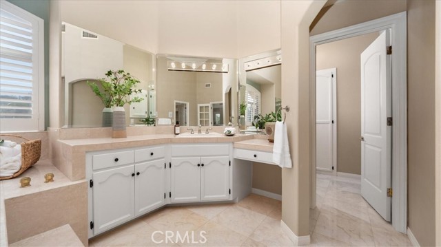 844 Deep Springs Drive, Claremont CA: https://media.crmls.org/medias/44499ae5-ec6d-4762-bf9c-f941d4bb1fb9.jpg