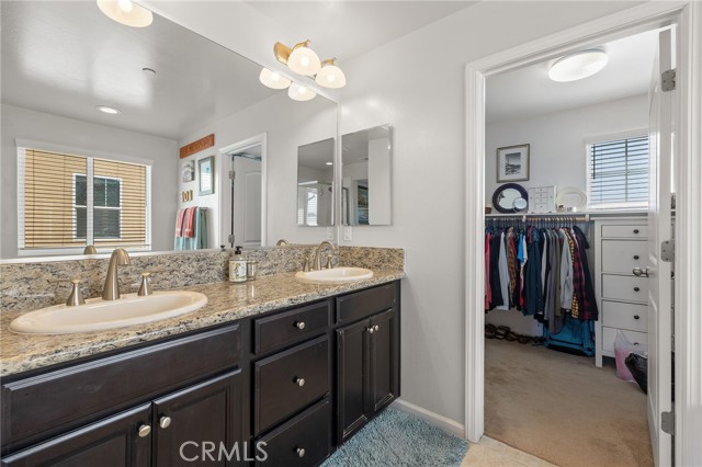 12200 White Rapids Way, Bakersfield CA: https://media.crmls.org/medias/444a4f78-2151-4ba9-a657-05bf4ed79cb1.jpg