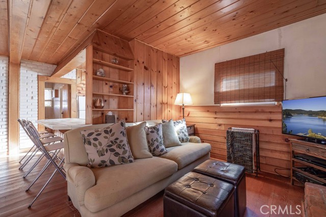 Detail Gallery Image 7 of 23 For 40193 Dream St, Big Bear Lake,  CA 92315 - 1 Beds | 1 Baths