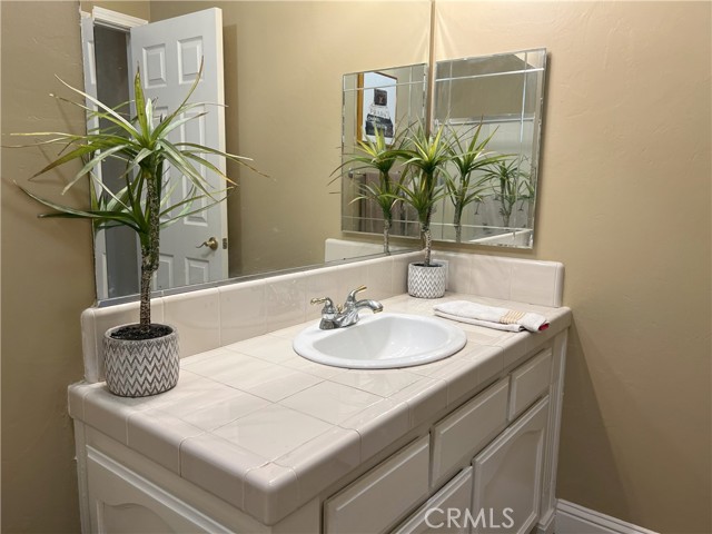 Detail Gallery Image 34 of 56 For 8701 Maggiore Ln, Bakersfield,  CA 93312 - 3 Beds | 2 Baths