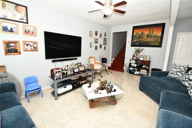 Detail Gallery Image 4 of 21 For 114 S Thorson, Compton,  CA 90221 - – Beds | – Baths