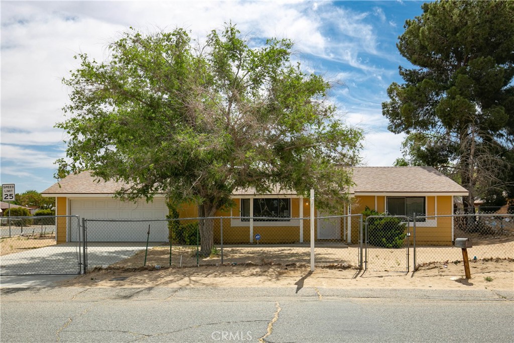 40196 171st Street E, Lake Los Angeles, CA 93591