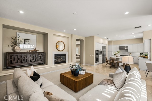 Detail Gallery Image 27 of 63 For 10533 Emerson Bend, Tustin,  CA 92782 - 4 Beds | 3/1 Baths