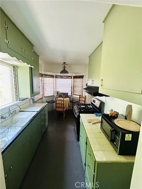 619 E H Street, Ontario CA: https://media.crmls.org/medias/444d4de8-e2c3-47be-b0e9-b14524374f75.jpg