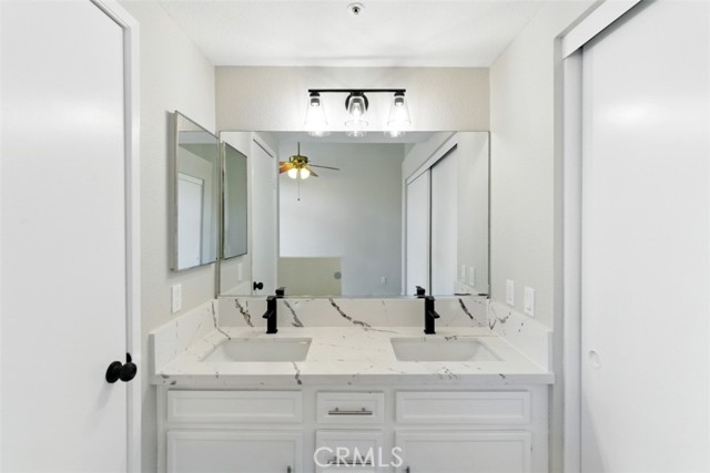 11979 Savona Dr, Fontana CA: https://media.crmls.org/medias/444d90fd-eae0-4a49-8667-a7dc23b03490.jpg