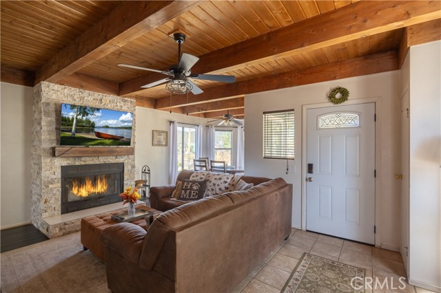 Detail Gallery Image 8 of 30 For 871 Spruce Ln, Big Bear City,  CA 92314 - 2 Beds | 2 Baths