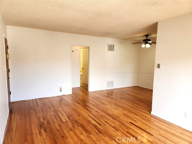 Detail Gallery Image 3 of 14 For 8829 Alcott St #7,  Los Angeles,  CA 90035 - 1 Beds | 1 Baths