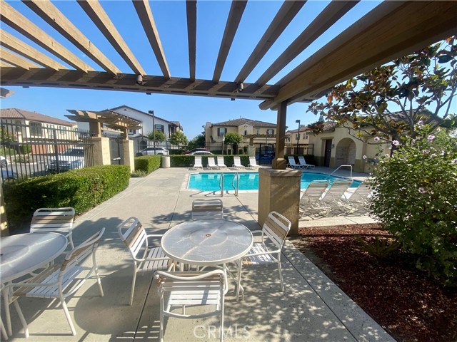 2750 Oak Hill Drive, Ontario CA: https://media.crmls.org/medias/444f64f3-7587-4d72-8ef5-7dadd7834ca1.jpg