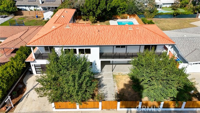 Detail Gallery Image 2 of 19 For 22555 Califa St, Woodland Hills,  CA 91367 - 6 Beds | 7 Baths