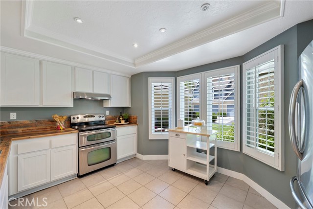 Detail Gallery Image 14 of 37 For 6060 East Summit Court, Anaheim Hills,  CA 92807 - 3 Beds | 2/1 Baths