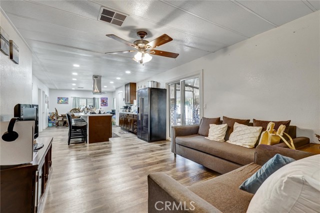 Detail Gallery Image 13 of 32 For 43434 Dessie Way, Hemet,  CA 92544 - 2 Beds | 2 Baths