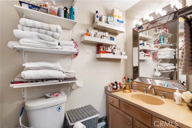 Detail Gallery Image 20 of 44 For 2011 W Katella, Anaheim,  CA 92804 - 4 Beds | 2 Baths