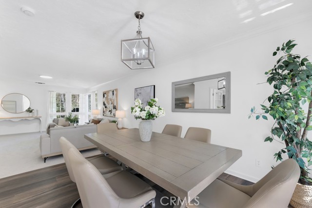 Detail Gallery Image 8 of 25 For 21438 Mulholland, Woodland Hills,  CA 91364 - 5 Beds | 3 Baths