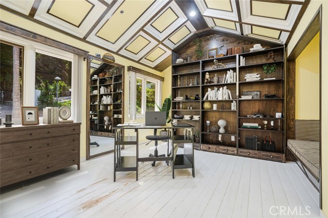 Detail Gallery Image 12 of 24 For 3300 Beaudry, Glendale,  CA 91208 - 4 Beds | 4 Baths