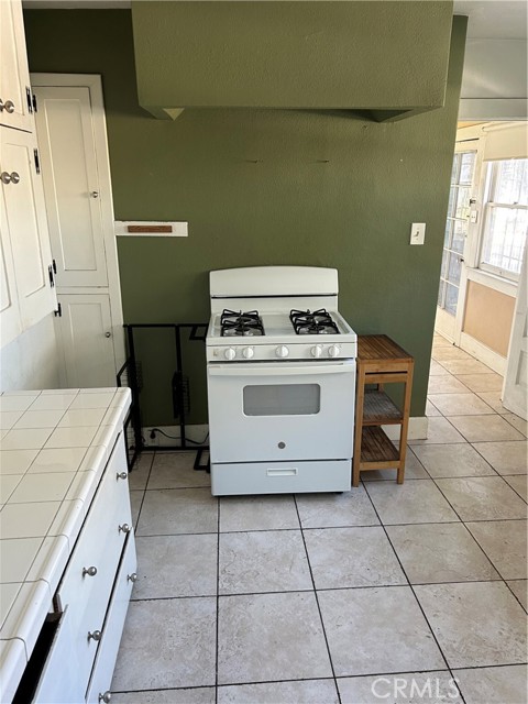 Detail Gallery Image 6 of 14 For 1184 N Kenmore, Los Angeles,  CA 90029 - 3 Beds | 1/1 Baths