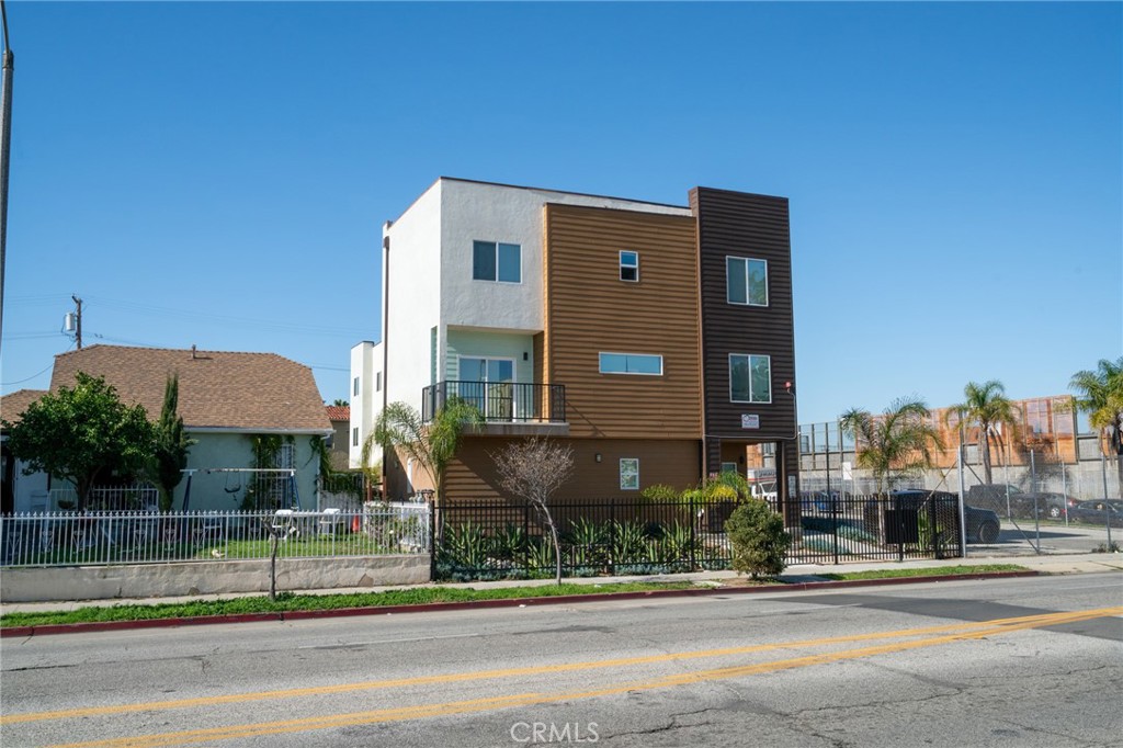 MLS #OC26138156 image #1