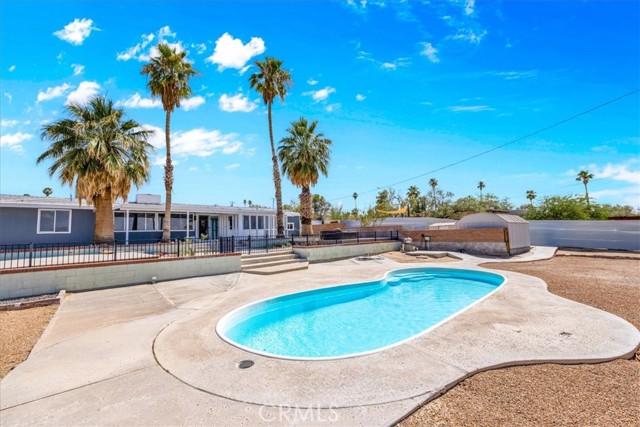 73028 Manana Drive, 29 Palms CA: https://media.crmls.org/medias/4452f40f-5dee-496f-a298-1cc6362aa2ef.jpg