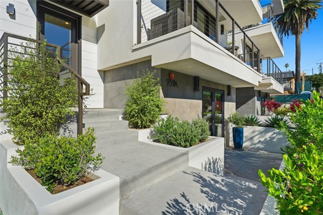 Image 4 of 49 For 959 5th Street  A