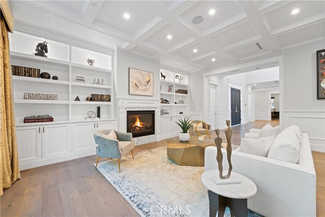 17528 Jayden Lane, Encino CA: https://media.crmls.org/medias/4453e253-483b-4e6a-8568-1da52d7b0c8b.jpg