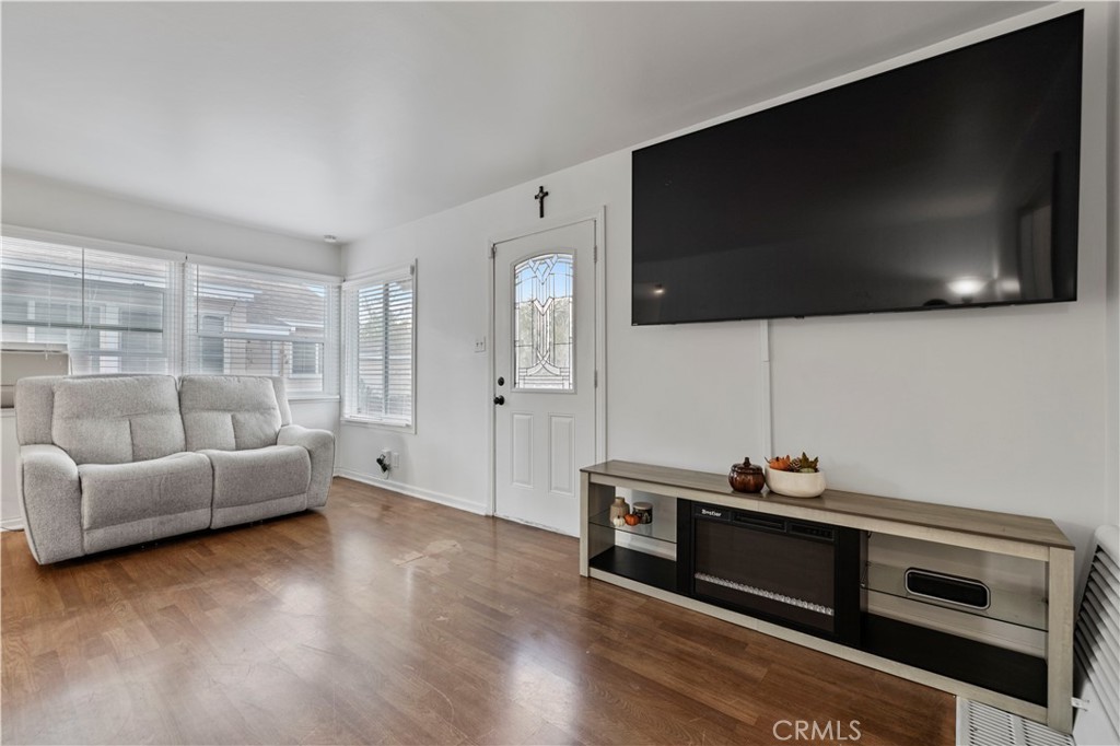 MLS #SR25238213 image #4