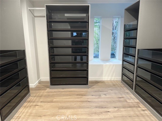 Detail Gallery Image 6 of 42 For 5128 Llano, Woodland Hills,  CA 91364 - 3 Beds | 3 Baths