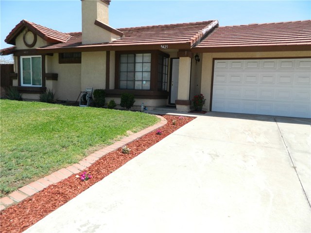 9425 Dempsey Ave, Fontana, CA 92335