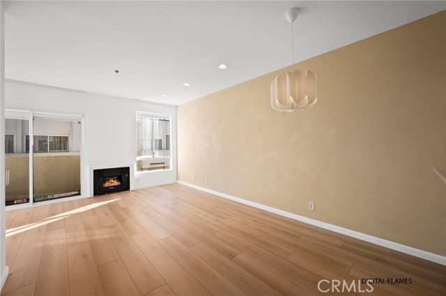 Detail Gallery Image 8 of 37 For 19350 Sherman Way #338,  Reseda,  CA 91335 - 2 Beds | 2 Baths