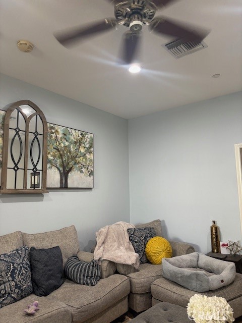 Detail Gallery Image 18 of 26 For 4989 Cochran St, Simi Valley,  CA 93063 - 6 Beds | 5 Baths