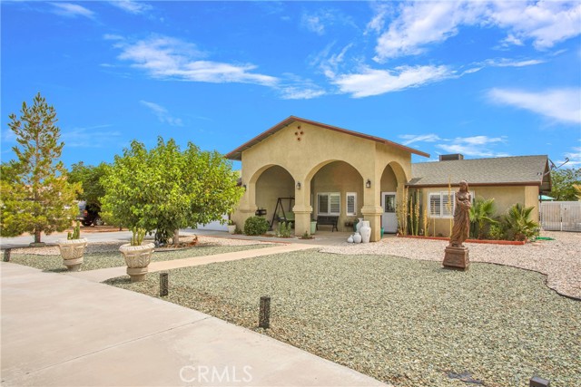 Detail Gallery Image 4 of 48 For 15545 Dale Evans, Apple Valley,  CA 92307 - 3 Beds | 2 Baths