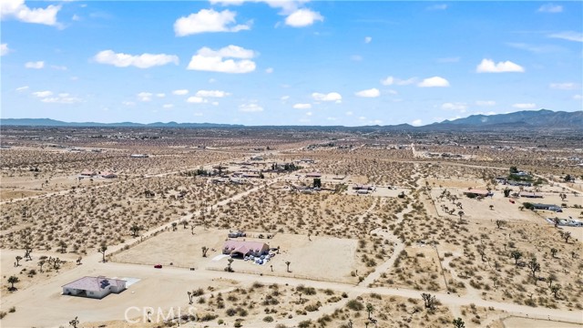 6374 Cayucos Drive, Phelan CA: https://media.crmls.org/medias/4456146c-311e-4928-a3d3-07e421736ccb.jpg