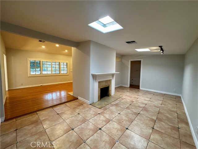 Detail Gallery Image 11 of 36 For 11741 Otsego St, Valley Village,  CA 91607 - 4 Beds | 2/1 Baths