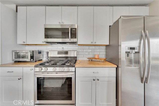 Detail Gallery Image 8 of 34 For 3074 Mountain Top, Highland,  CA 92346 - 4 Beds | 3 Baths