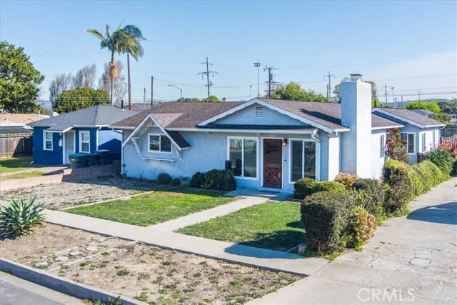 Detail Gallery Image 2 of 28 For 230 N D, Lompoc,  CA 93436 - 3 Beds | 2 Baths