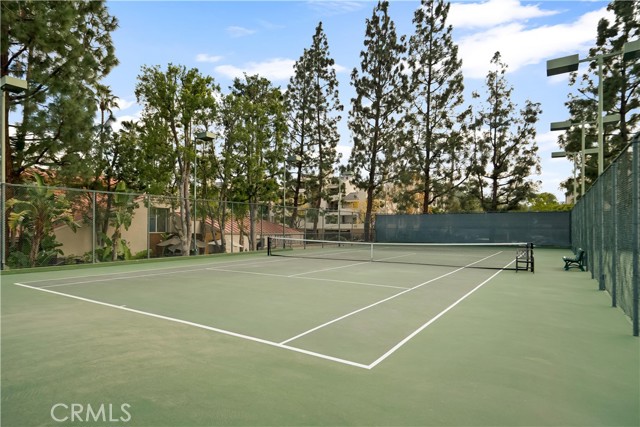 5510 Owensmouth Avenue, Woodland Hills CA: https://media.crmls.org/medias/44588036-6c4e-425b-a1ee-a91b446469da.jpg
